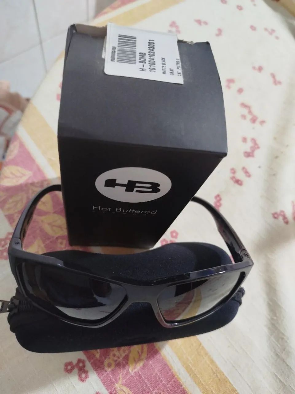 Vendo Óculos HB  ZAP *