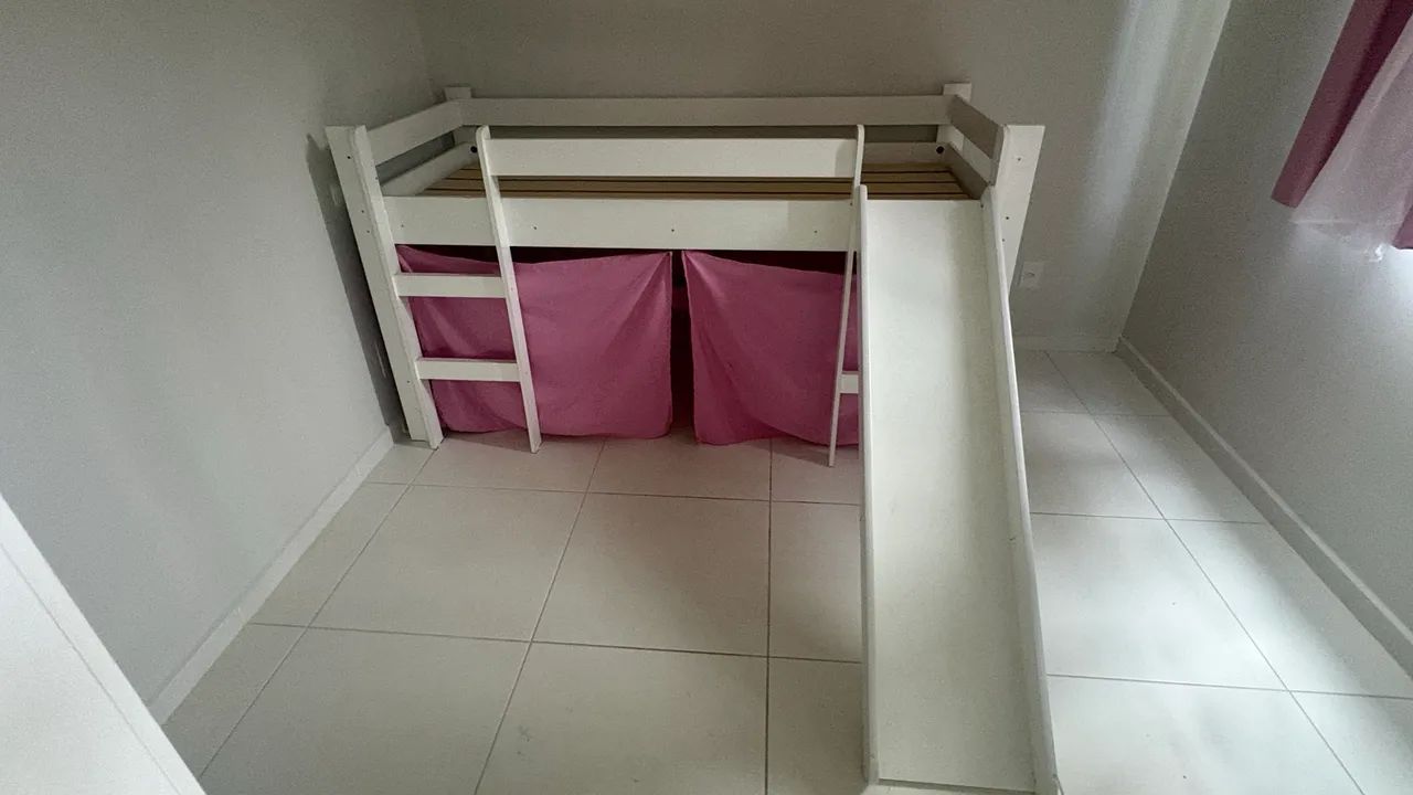 Cama infantil elevada com escorregador - Foto 2