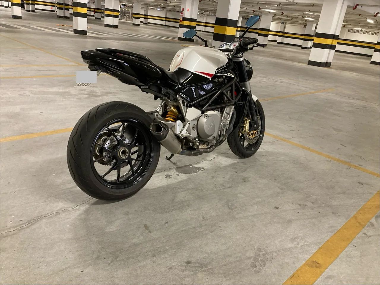 MV AGUSTA BRUTALE 910 R - Foto 4