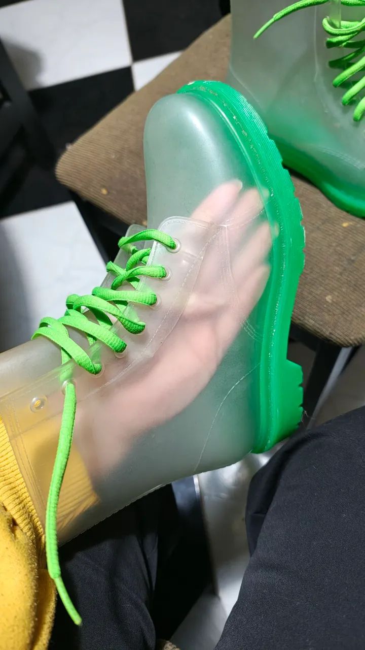 Bota transparente e verde adulto - Foto 3