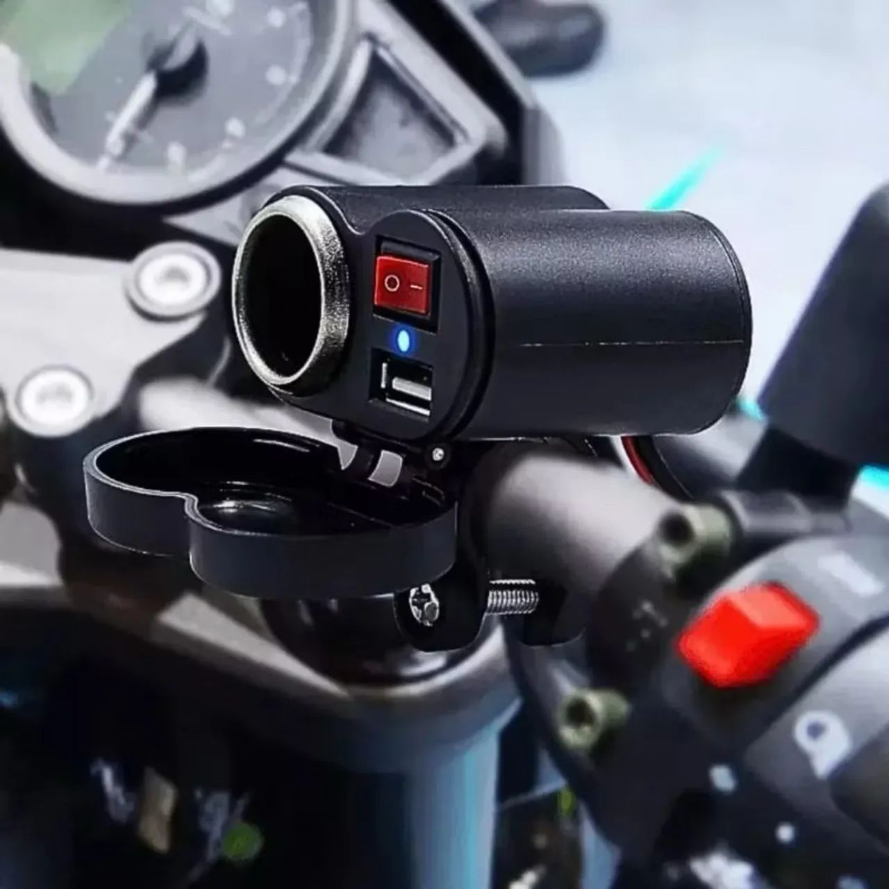 CARREGADOR PARA MOTOS TOMADA 12V COM USB PARA MOTOS