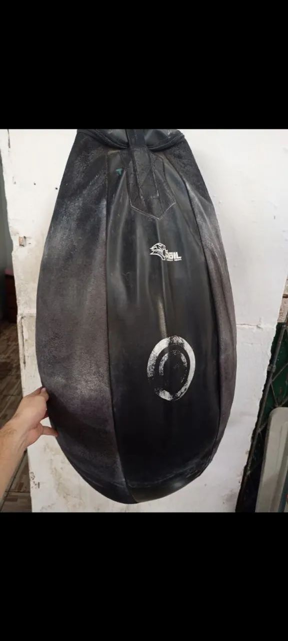 Saco de pancada profissional de couro e cheio  - Foto 2