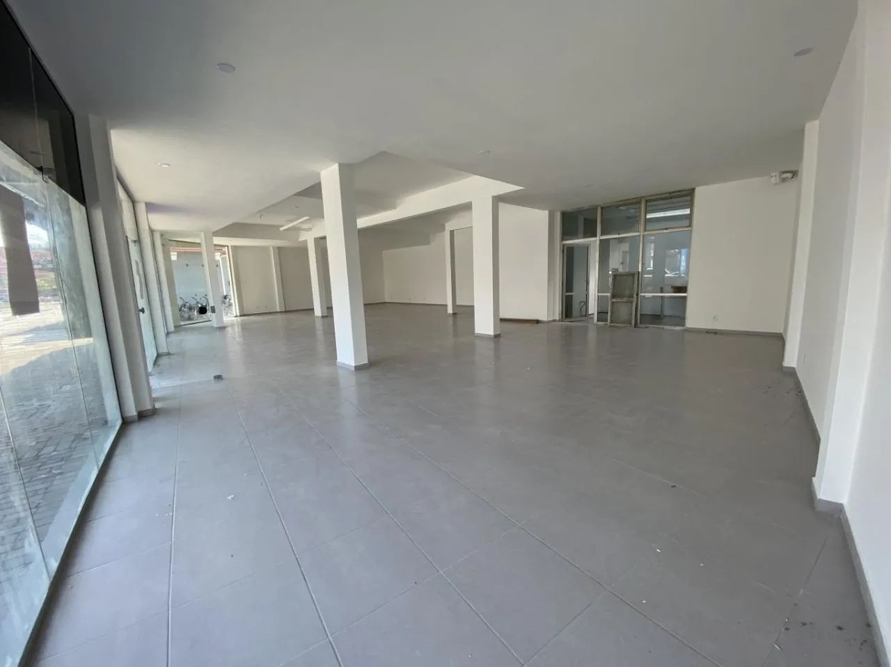 Excelente sala comercial localizada bairro Garcia