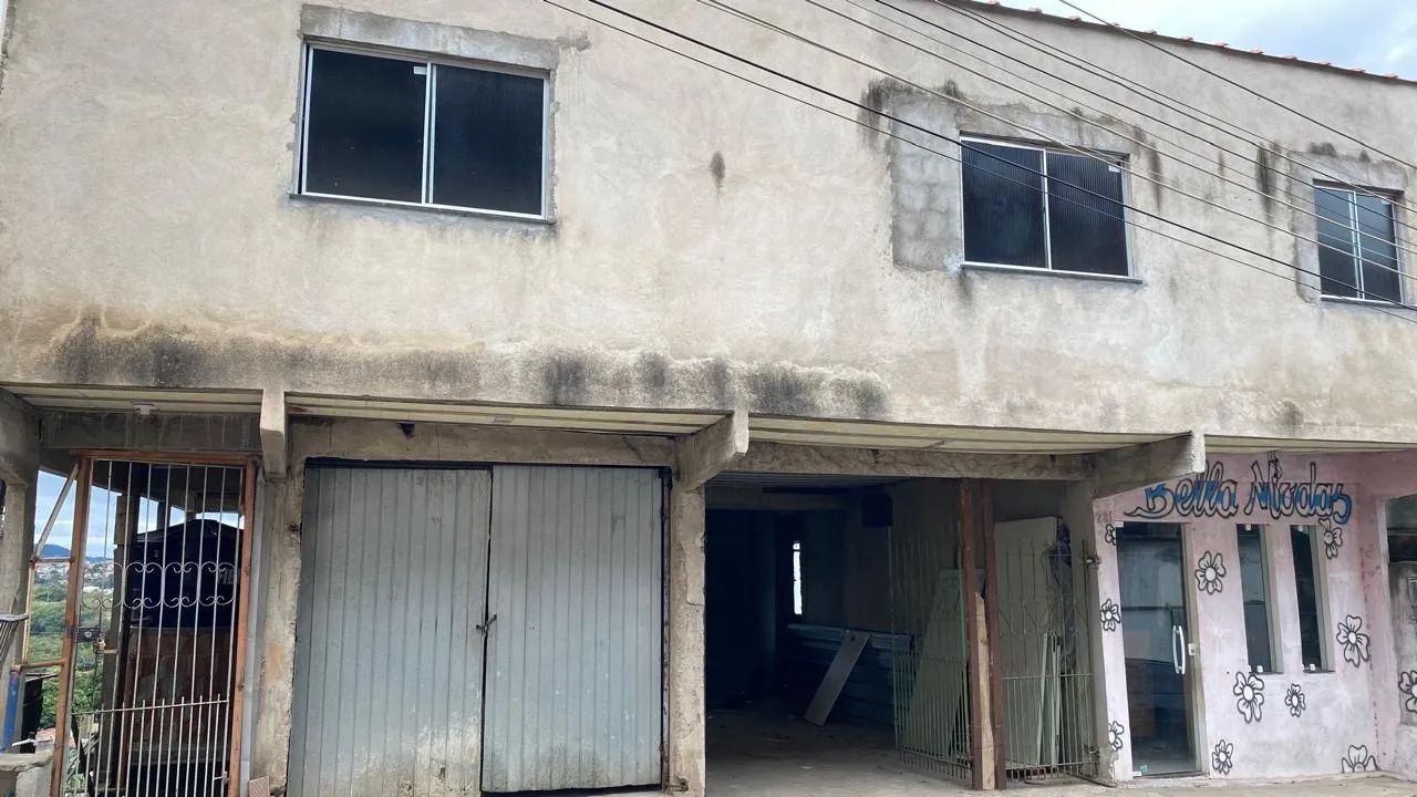 Casa em Construção leia o anúncio