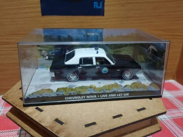 Lote Miniaturas James Bond 007 - Escala 1:43 - Foto 3