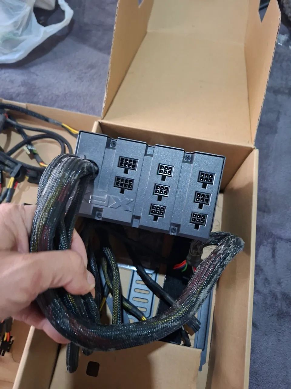 Fonte Atx para computadores XfX 850W 