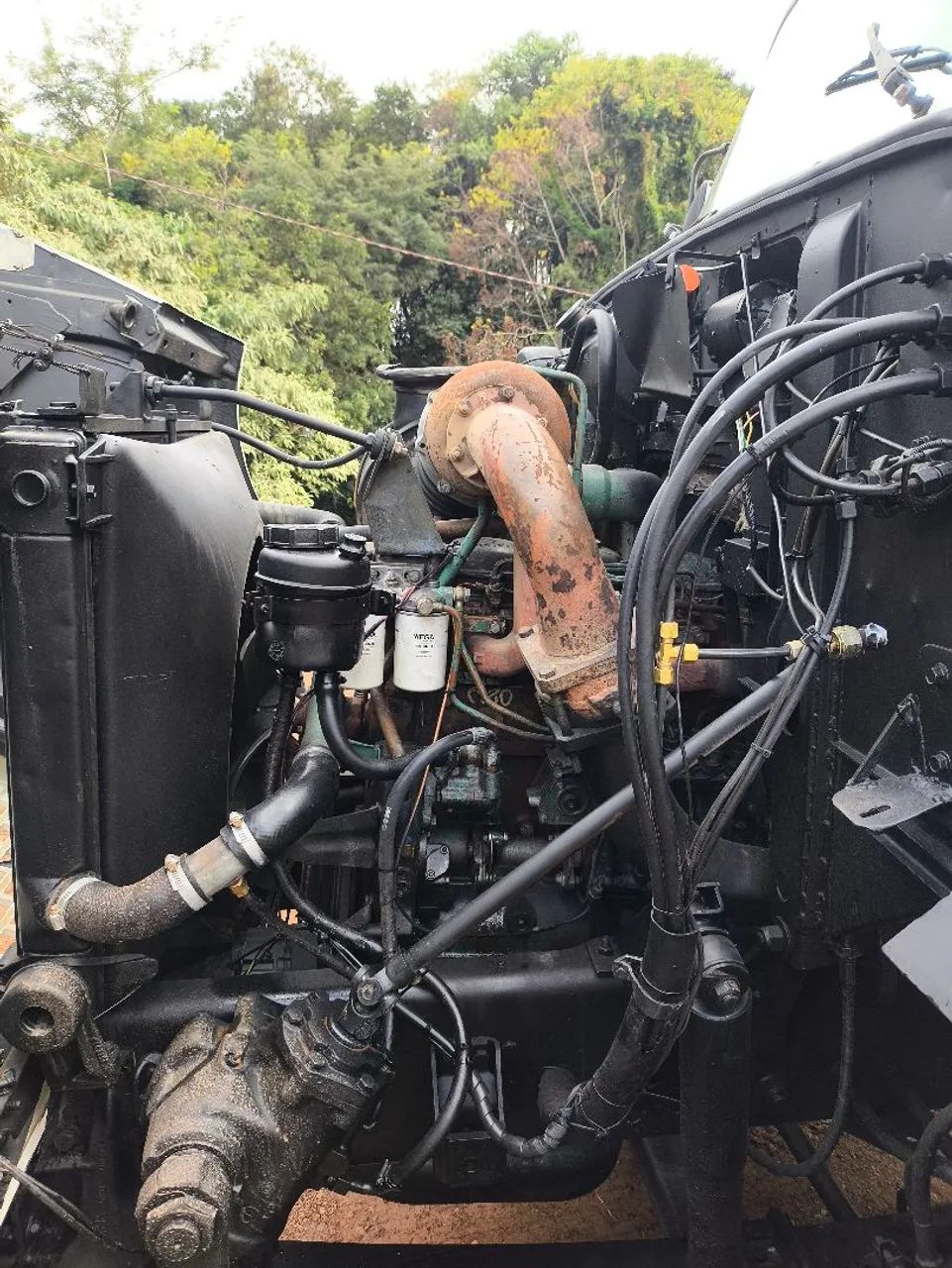 Volvo N10 Traçado 6x4 caçamba  - Foto 13