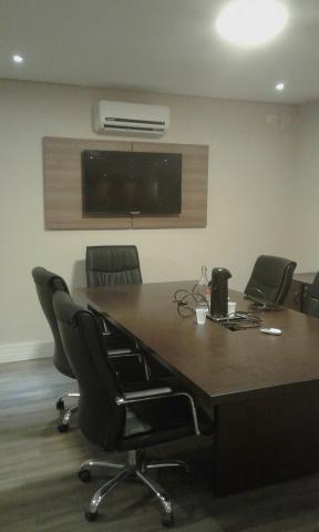 Mesa c Painel de TV embutido para empresas - Foto 3