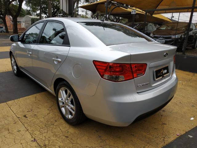 Kia Cerato 1.6 EX 2010 - Foto 4