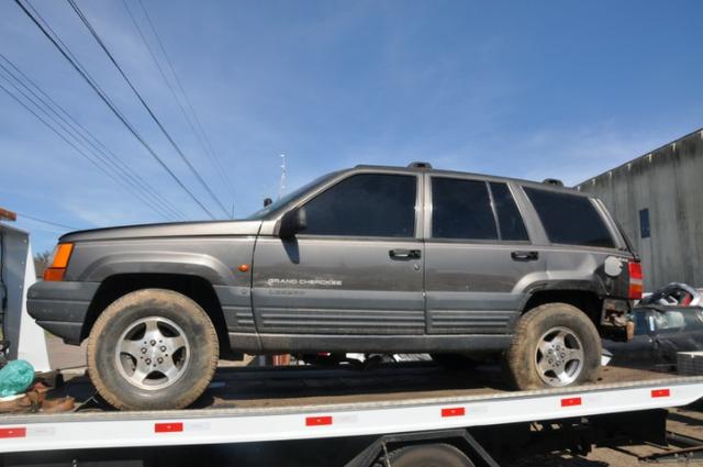 Mini frente Jeep Cherokee