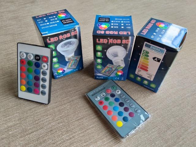 Luminárias pendentes e lâmpadas coloridas com controle remoto - Foto 4
