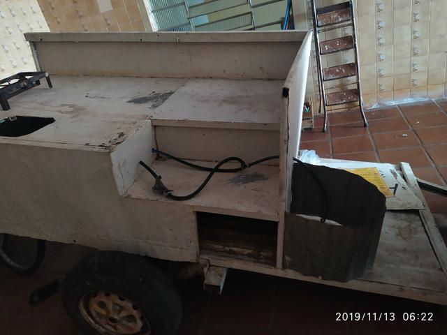 Vendo carretinha reboque com fogareiro - Foto 3