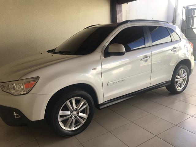 SUV Mitsubishi super conservada - Foto 4