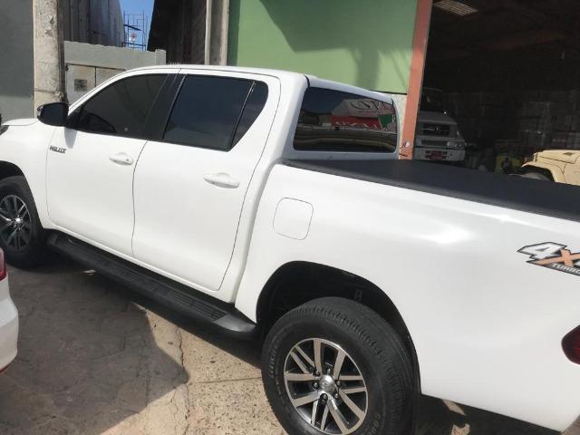 Hilux Toyota top de linha semi nova - Foto 3