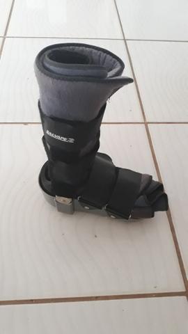 Vendo 2 botas ortopédicas