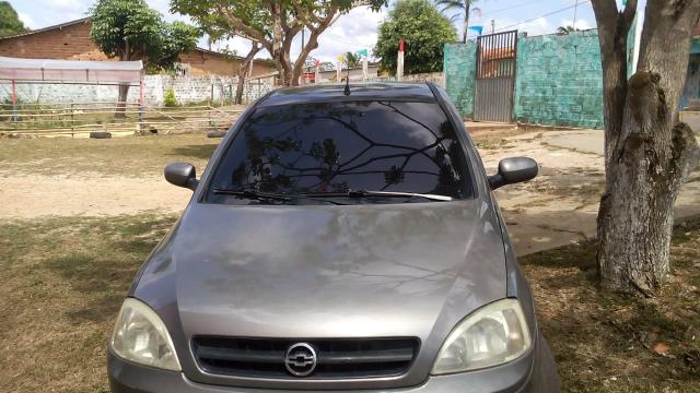Vendo ou troco Carro Chevrolet Corsa / valor negociável - Foto 2
