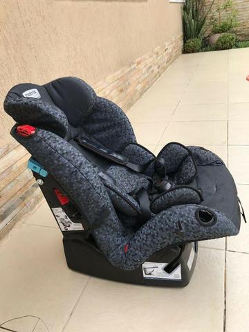 Cadeirinha de automóvel muito nova!!