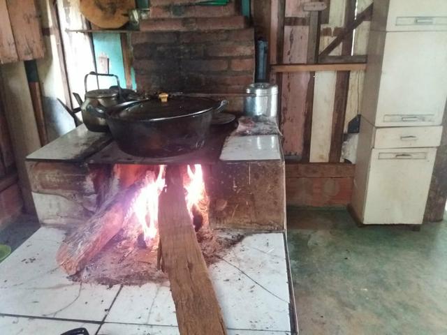 Vendo chácara de 7 hectares com 2 casas 1 cozinha caipira com fogão de lenha - Foto 2