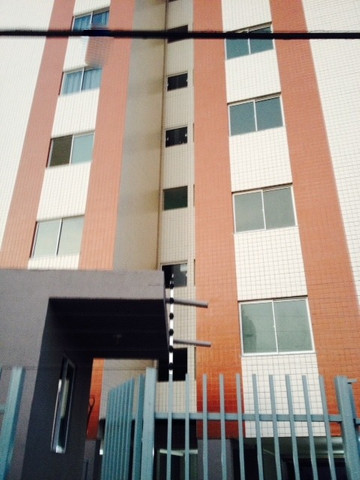 Vendo Apart 60 m2, 3 quartos, 2 banheiros 1 varanda e 1 garagem