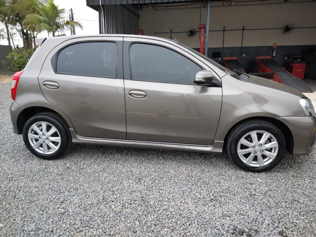 Vendo Etios Hatch 1.5 XLS Automático 2017/2018