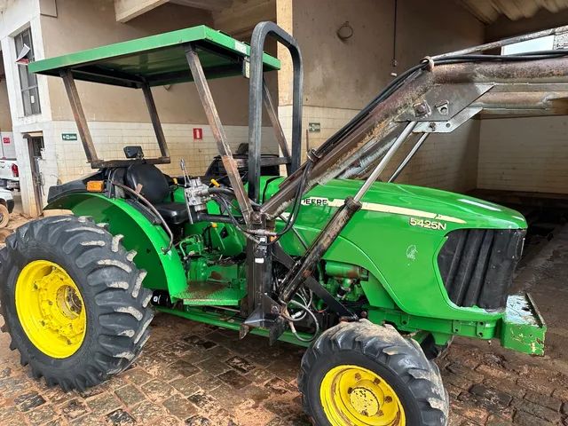 TRATOR COM ATRELADO E PEDAIS JONH DEERE Horta (Matriz) • OLX Portugal