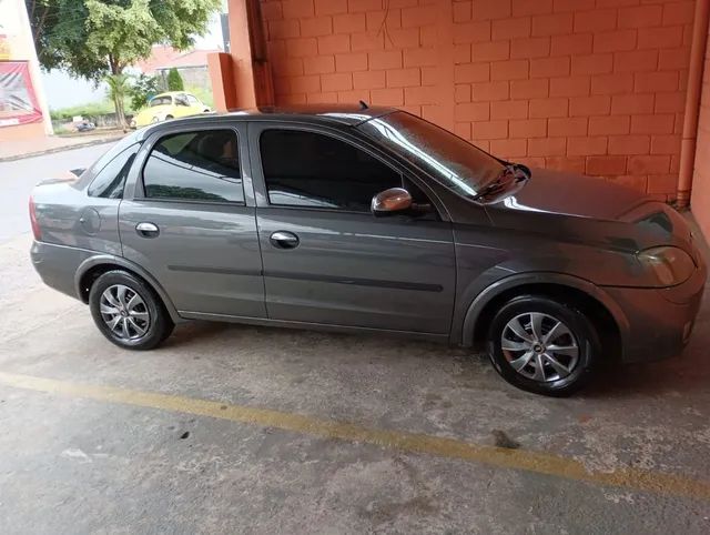 comprar Chevrolet Corsa Hatch em Jacareí - SP