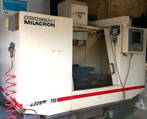 Centro de Usinagem Cincinnati Milacron Arrow 750 (VENDIDA)