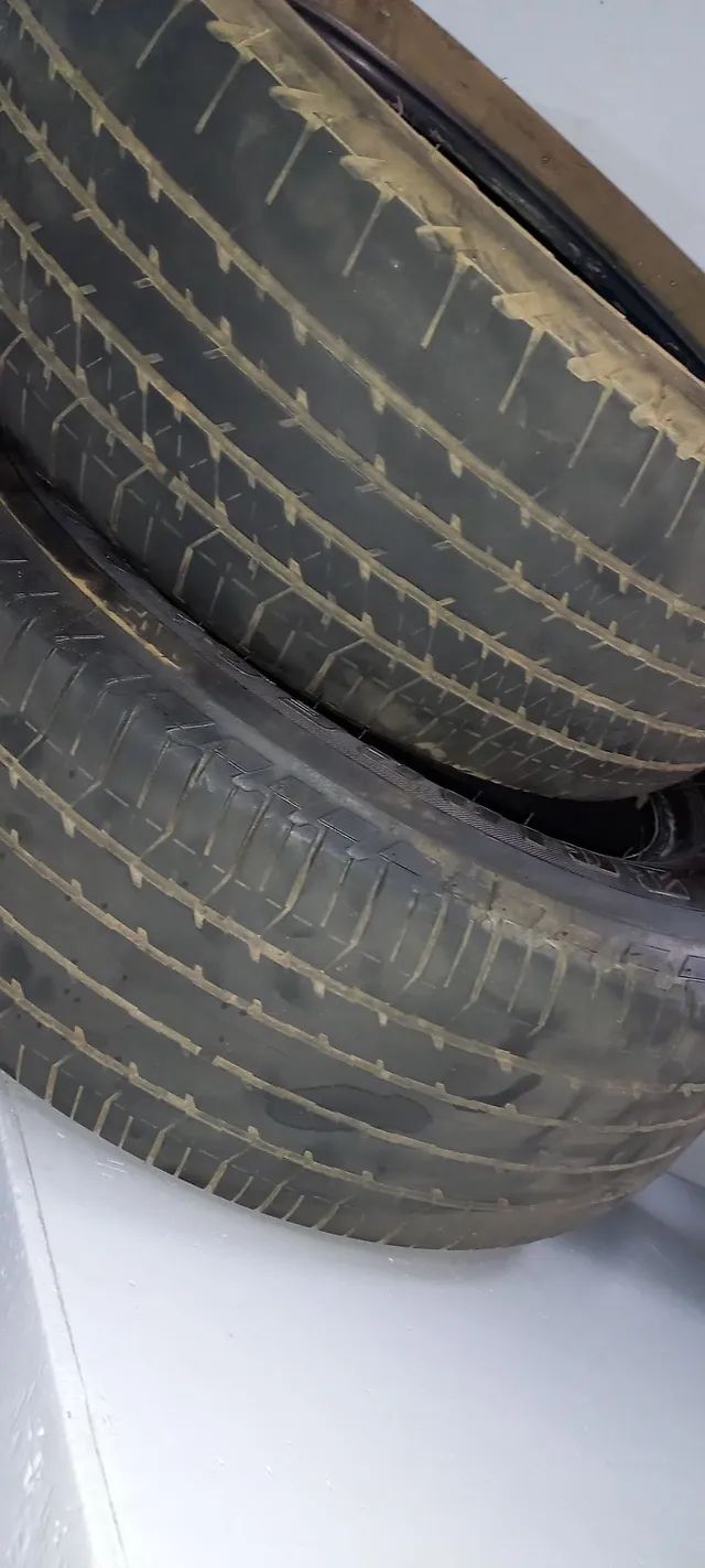 Vendo 4 pneus 265 60 18