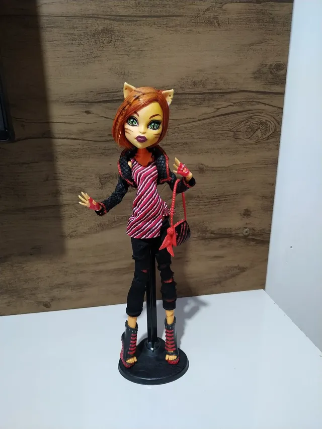 Boneca Monster High Clawdeen Freaky fiel trip incompleta, usada