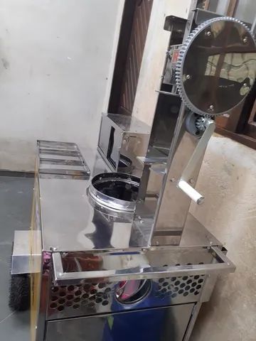 Carrinho de Churros Gourmet usado com 1 Masseira Fuso Tubo e 4 Doceiras Alumínio 2 Litros - Foto 4