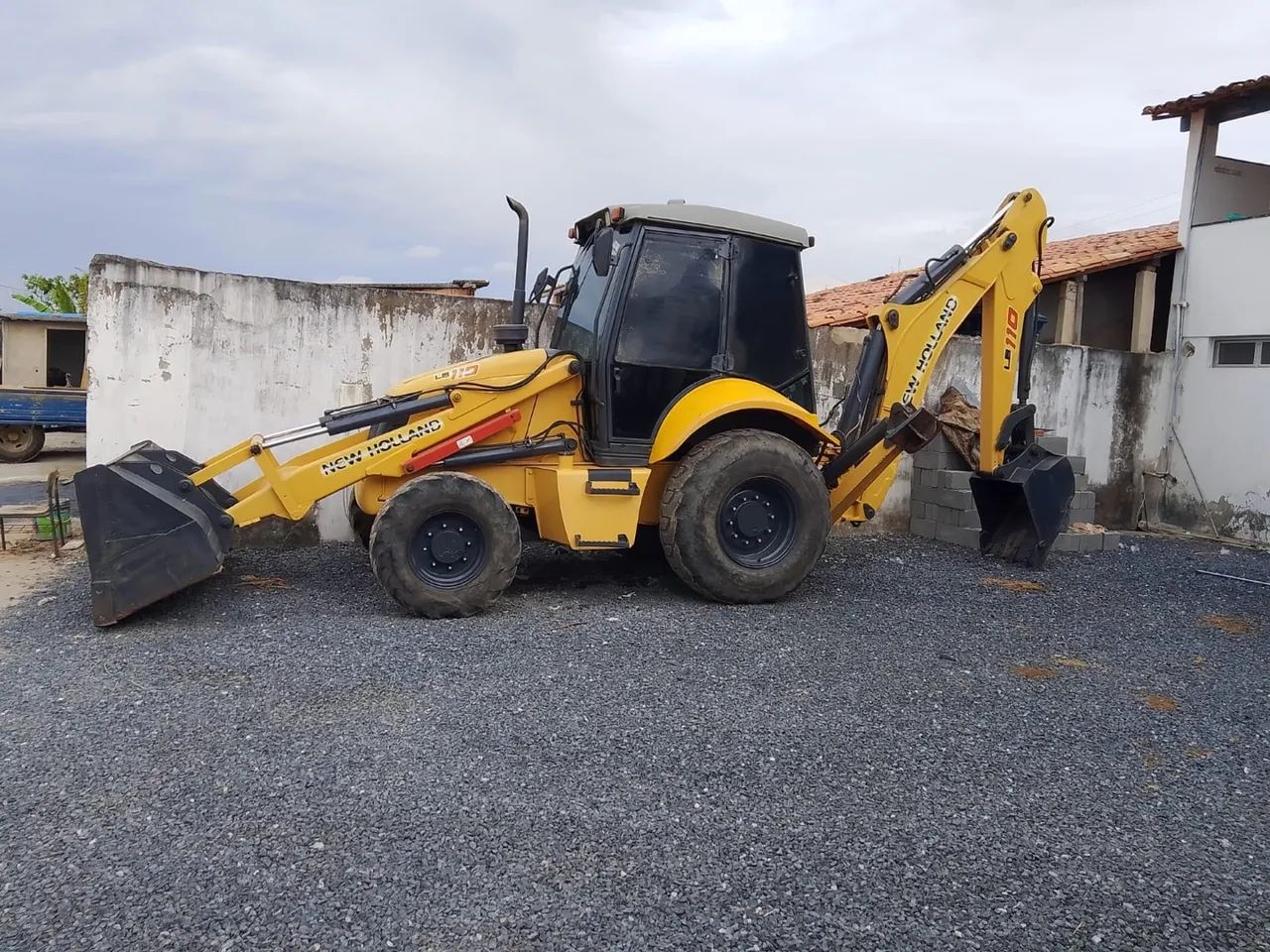 Retroescavadeira New Holland LB110