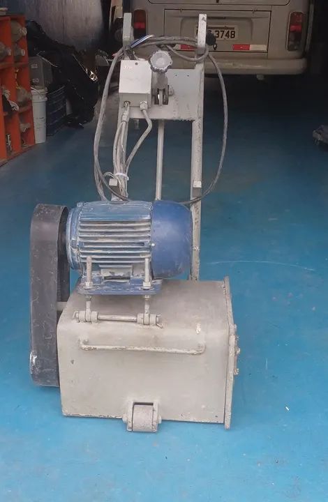 Máquina de Fresar Piso F30 Trifásico (Usada)