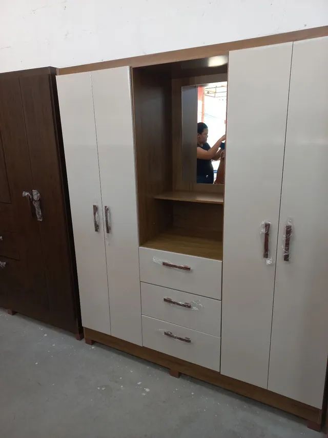 Guarda roupa casal capelinha com espelho 