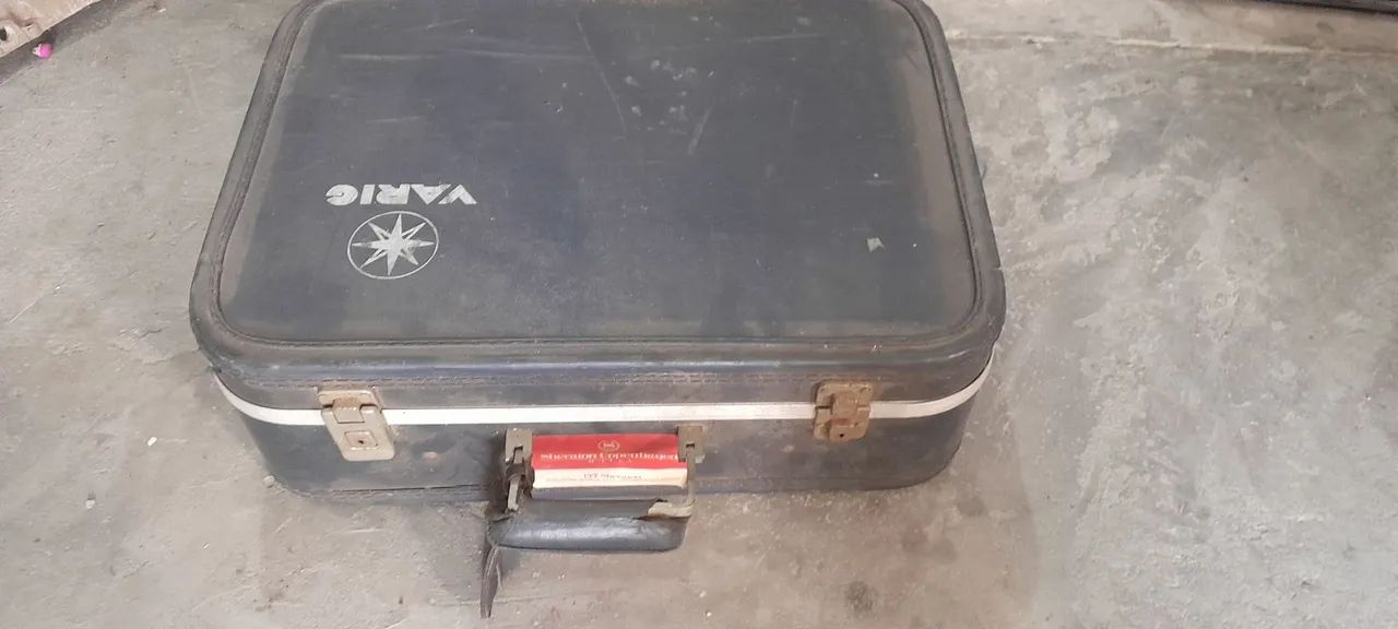 Antiga mala de viagem - Foto 2