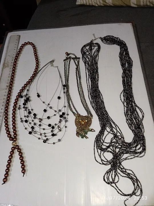 Colares femininos. Bijuterias de ótima qualidade. Kit com 4 peças.