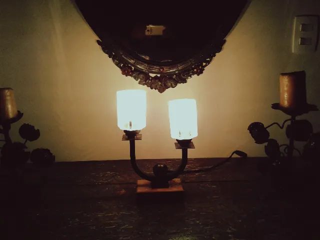 Luminária de mesa antiga metal e mármore - Foto 5