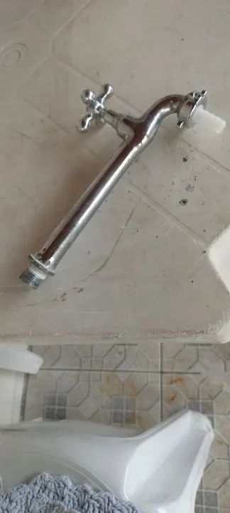 Vendo uma torneira de tanque longa  - Foto 2