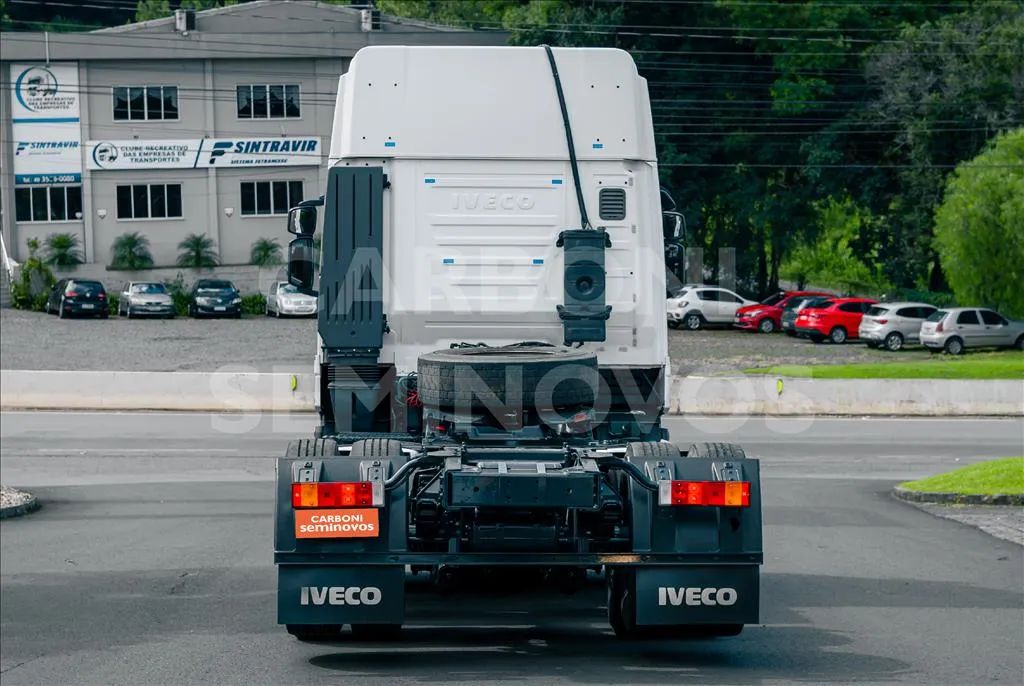 IVECO HI WAY 600S44T 6X2, ANO 2017/18 - Foto 2