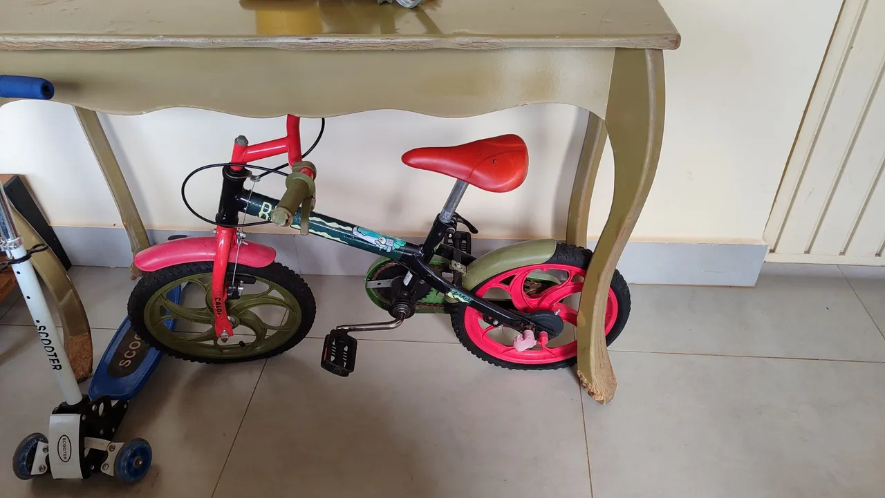 Bicicleta Infantil 3 a 4 anos com rodinha