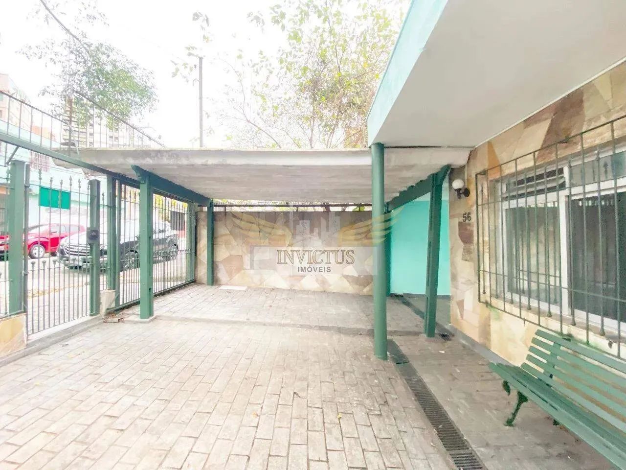Casa Térrea com 2 Quartos para Comprar, 231m² - Vila Bastos, Santo André/SP.