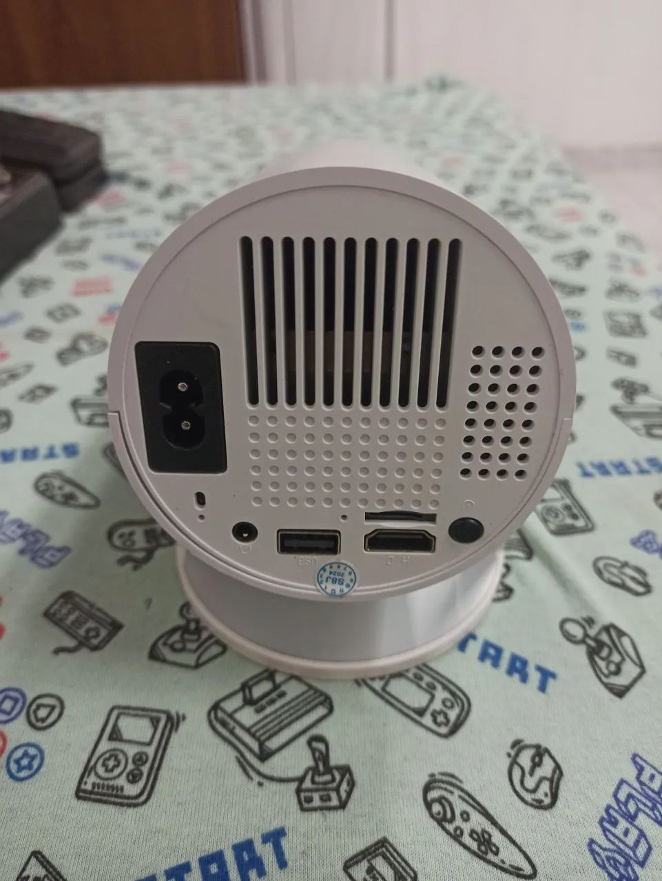 Projetor de imagem com aplicativo de séries e filmes e TV. UNITV Vitalício.  - Foto 2