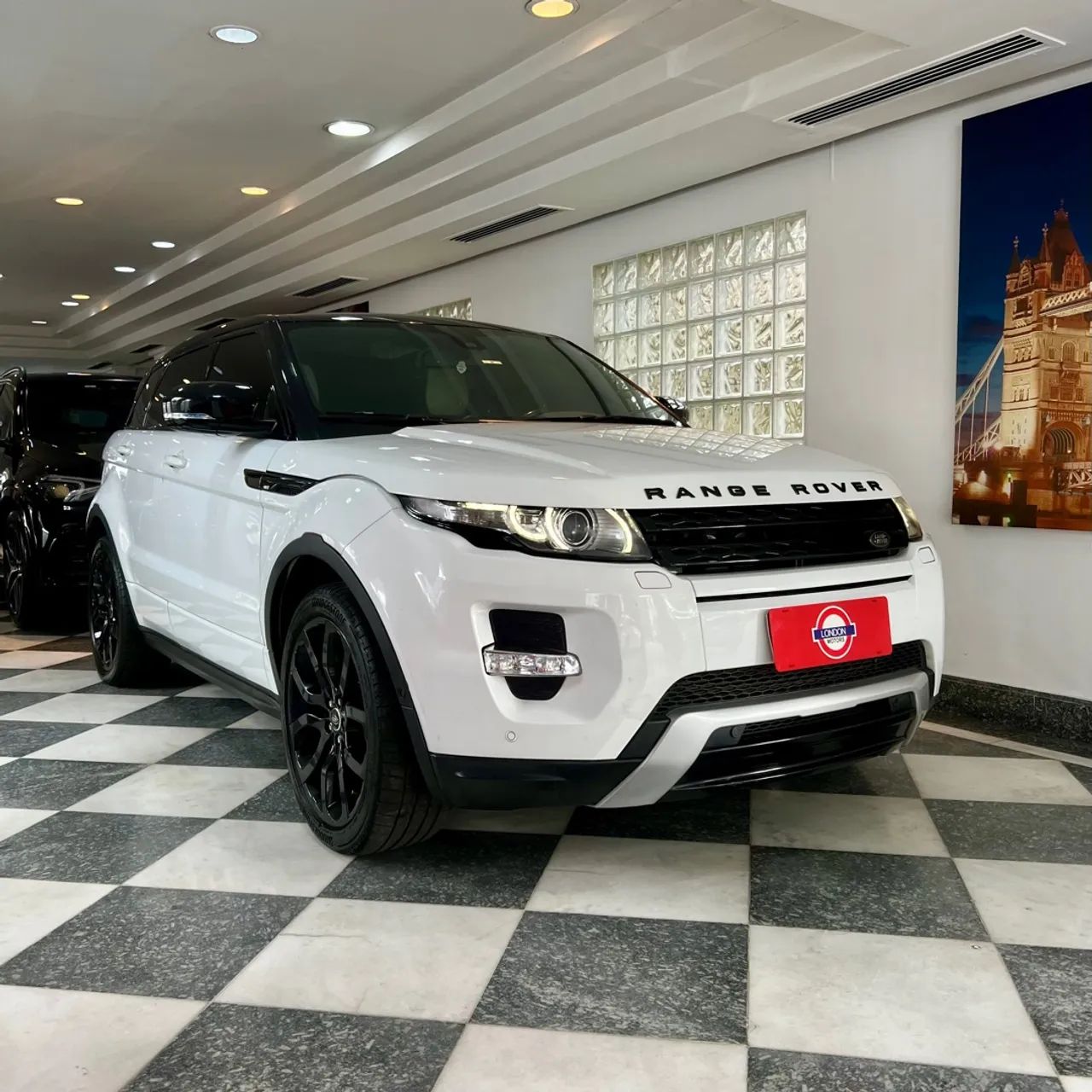 Range Rover Evoque R-Dynamic sem detalhes e com revisões feitas   - Foto 2