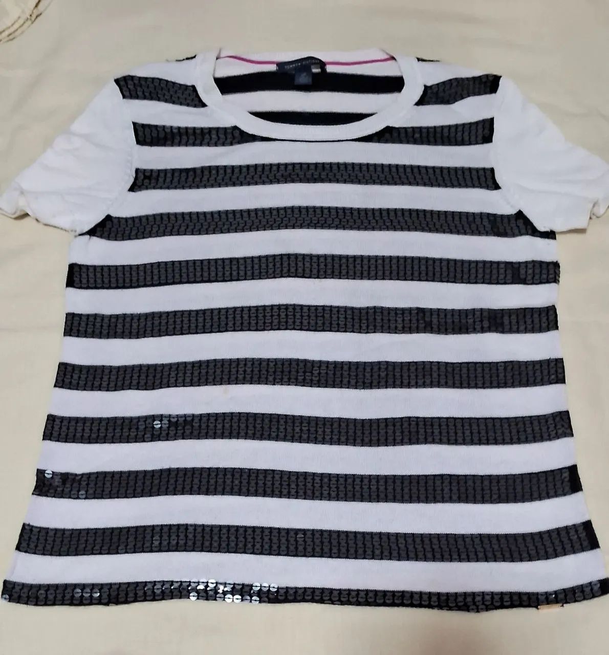 Camiseta listrada com detalhes em paetê, podemos negociar o frete 