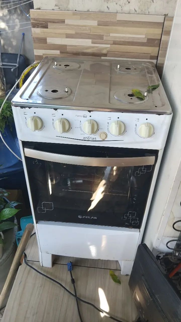 Fogão Atlas com Forno e 4 Bocas