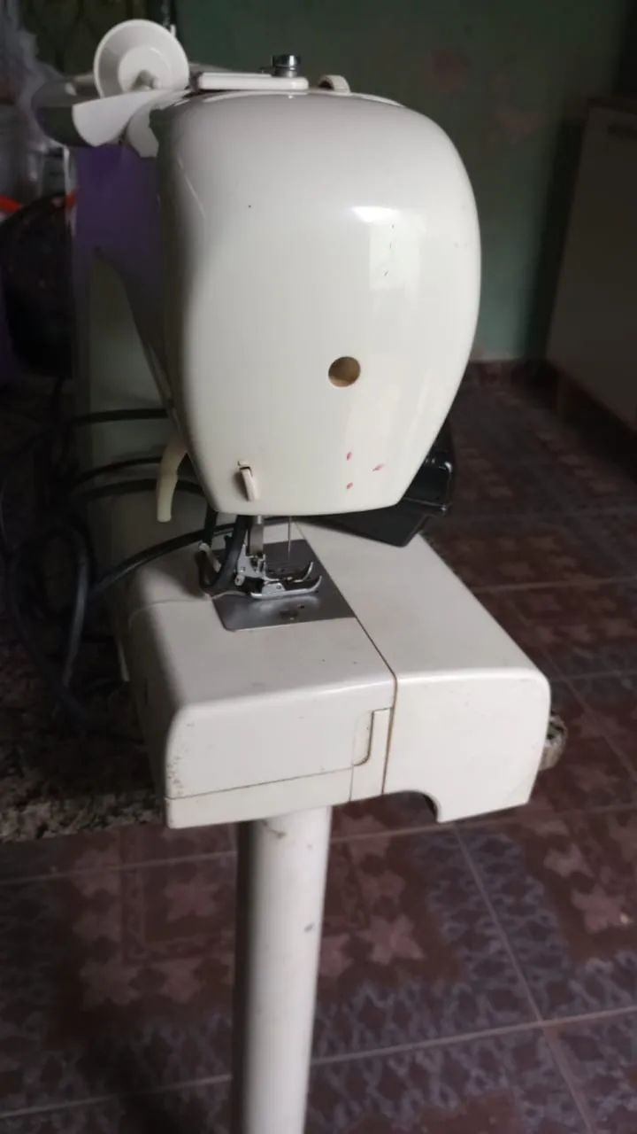 Máquina de Costura - Foto 3