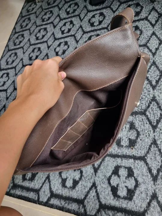 Bolsa de Ombro Marrom em Couro - Foto 4