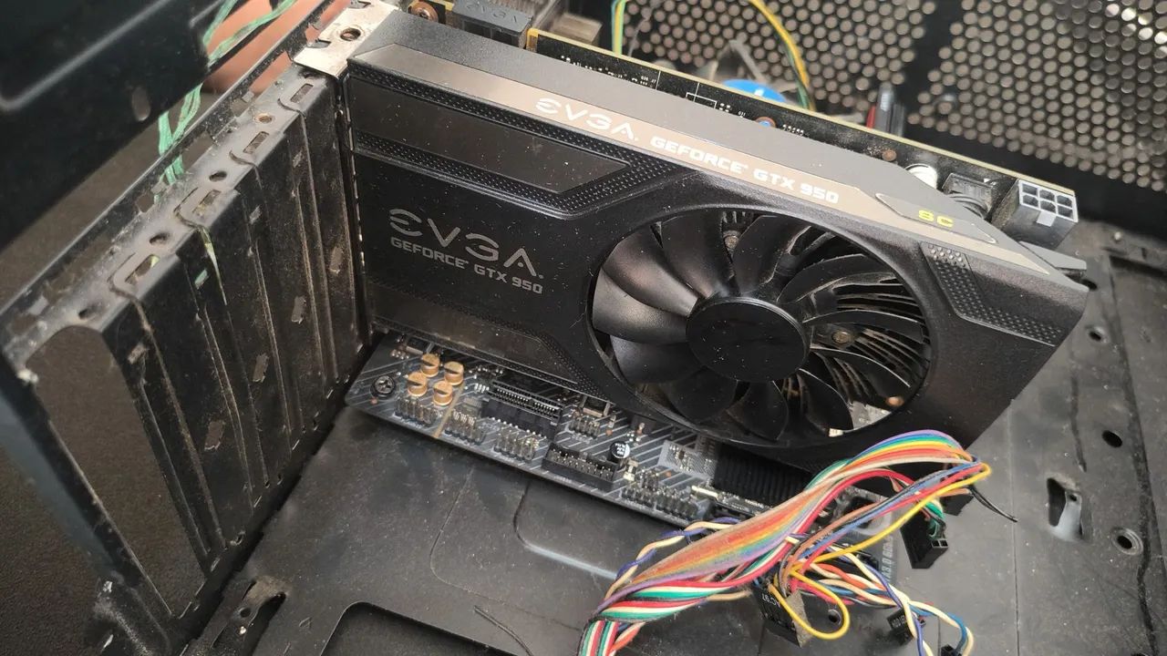Placa de Vídeo EVGA GeForce GTX 950 Semi nova