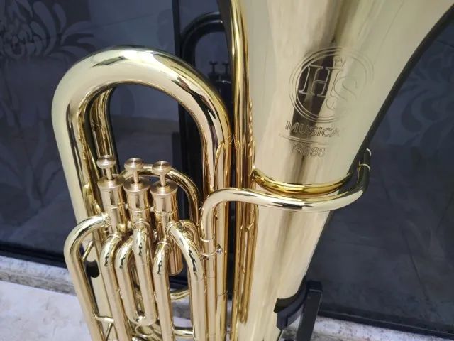 Tuba 3/4 HS Musical R368 Sib 3 Pistos Laqueada -NOVA / Aceito Trocas / Parcelo 18x Cartão - Foto 4