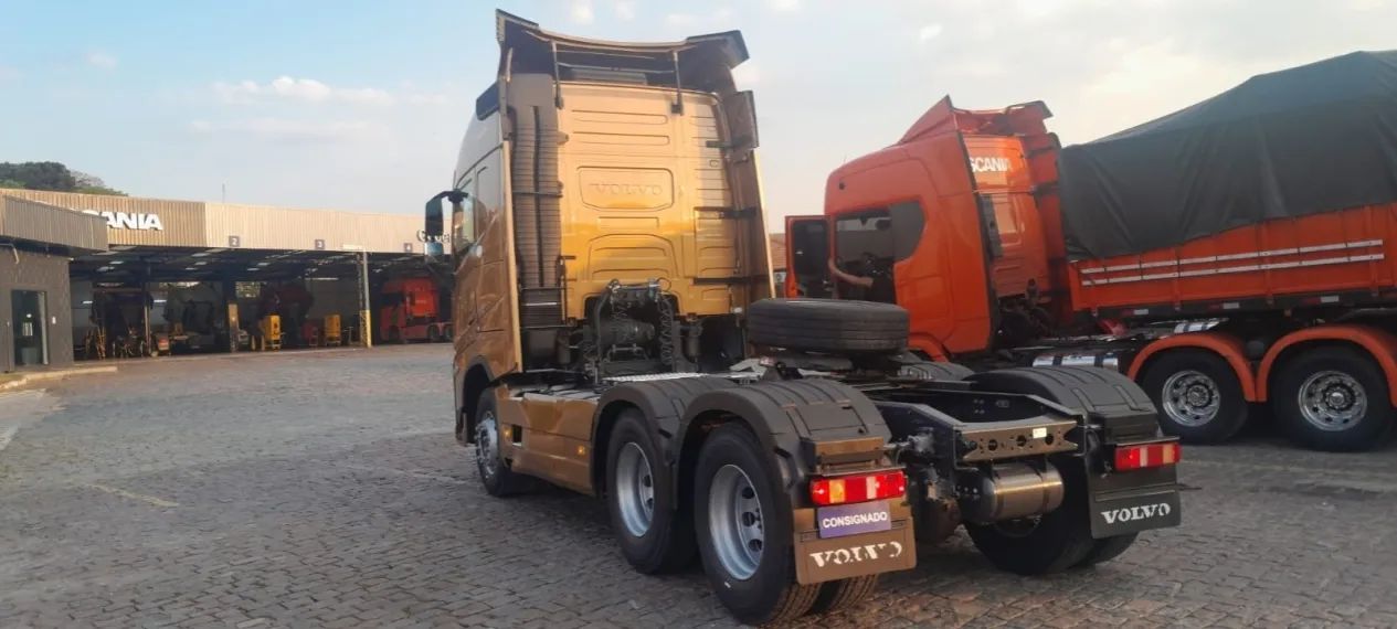 Volvo FH 540 6x4t 2024 - Pacote Multimidia, ADAS, Saia lateral, Defletores, pneus novos, g - Foto 7