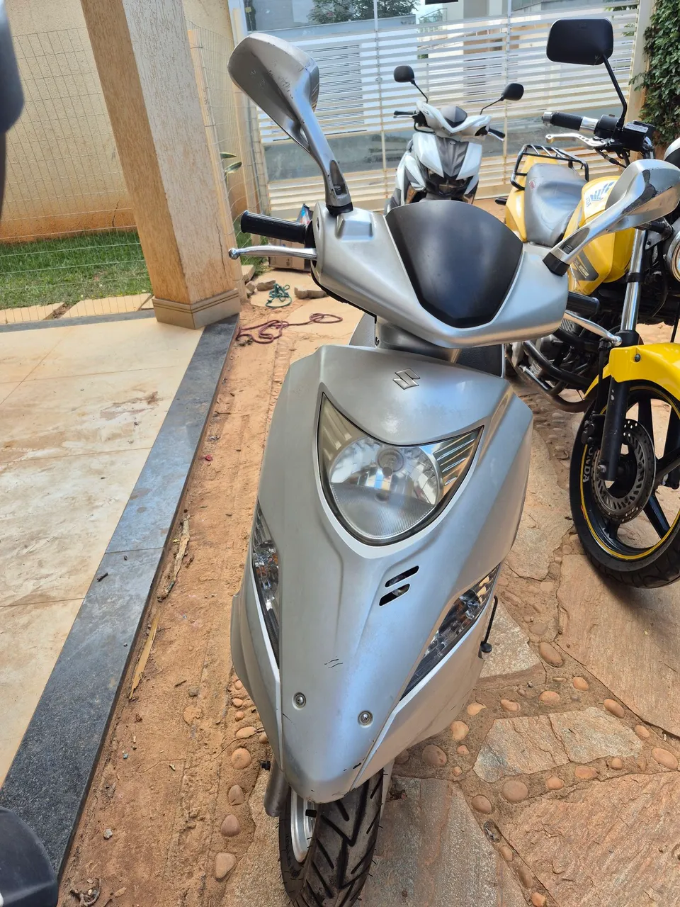 VENDA MOTO SUZUKI BURGMAN I 2012.